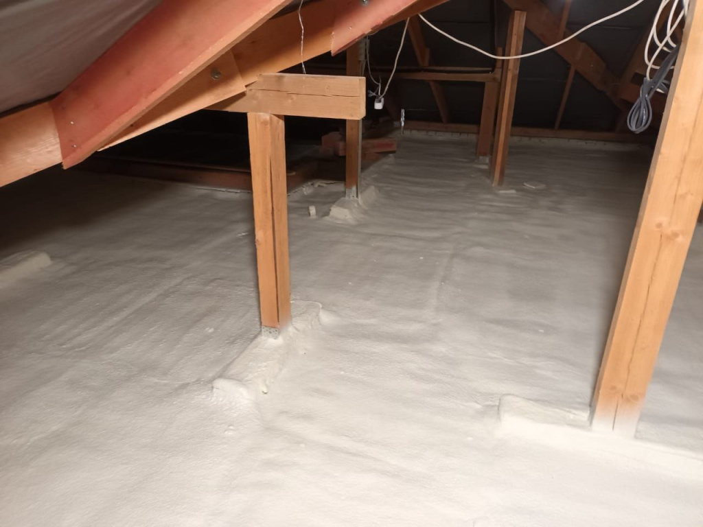 Утеплить чердак ппу с закрытой ячейкой